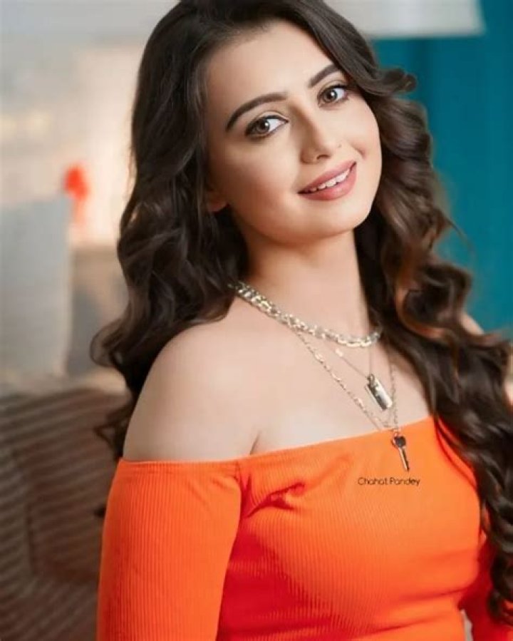 Chahat Khanna Height, Weight, Net Worth, Age, Birthday, Wikipedia, Who, Instagram, Biography