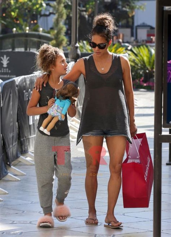 
Does Halle Berry Have Kids? Explore his children 