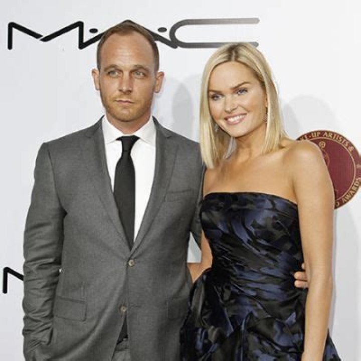
Ethan Embry Remarried Sunny Mabrey After Realizing His Mistake 