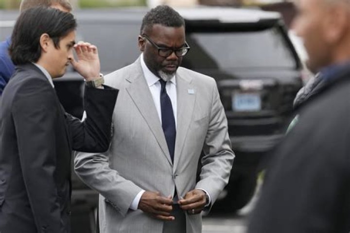 
Is Naperville in Chicago? Fox News trolled after reporter asks Naperville residents their views on Chicago Mayor Brandon Johnson 