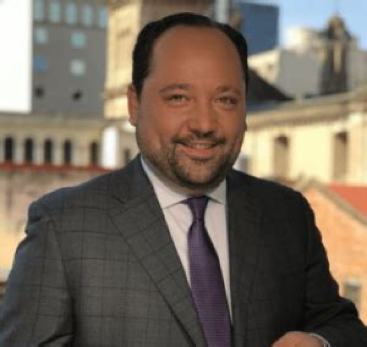 
Is Philip Rucker Married to Wife? Or Dating a Girlfriend? 