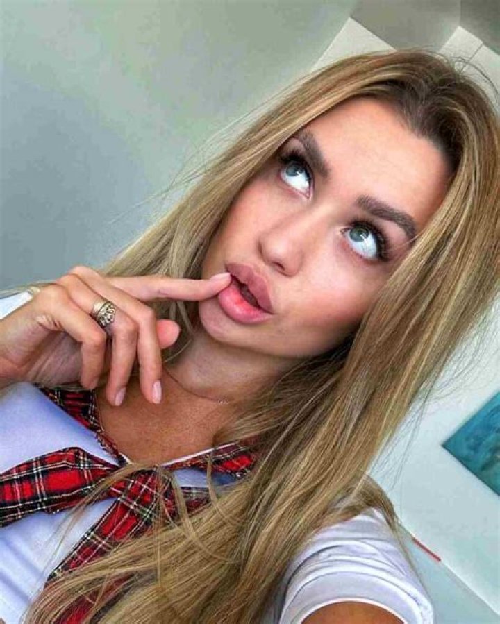 
Isabella Betwee Height, Weight, Net Worth, Age, Birthday, Wikipedia, Who, Nationality, Biography 