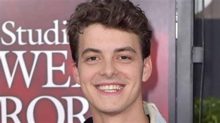 
Israel Broussard’s Wiki: Girlfriend, Net Worth, Ethnicity, Age 