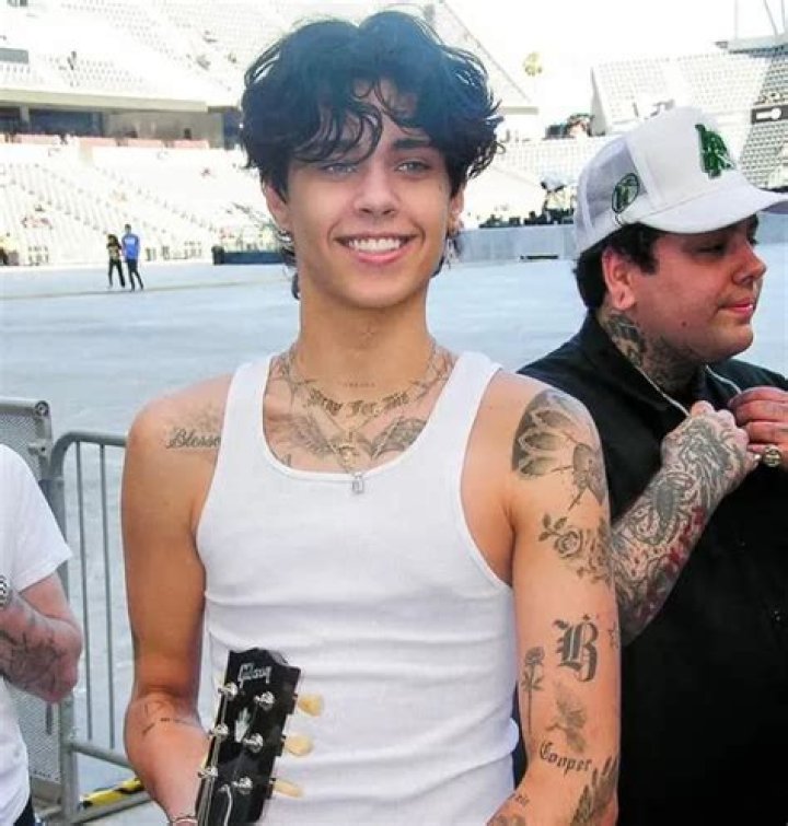 Landon Barker Height, Weight, Net Worth, Age, Birthday, Wikipedia, Who, Nationality, Biography