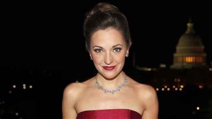 
Laura Petard️ Height, Weight, Net Worth, Age, Birthday, Wikipedia, Who, Instagram, Biography 