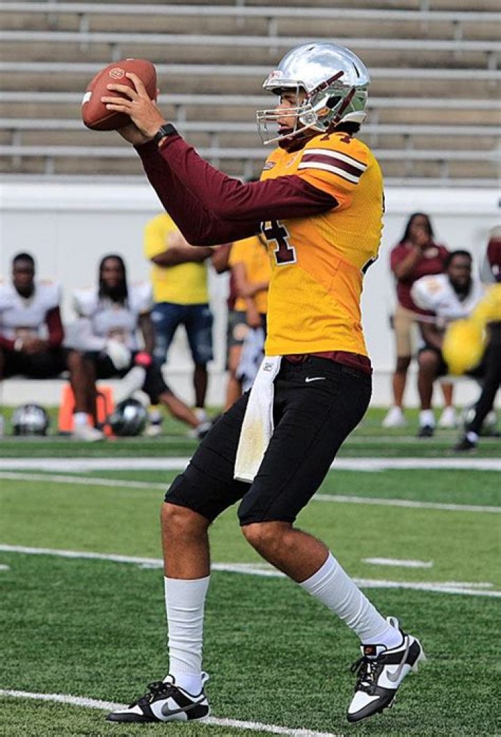 
NFL QB Died in South Florida After A Severe Crash 