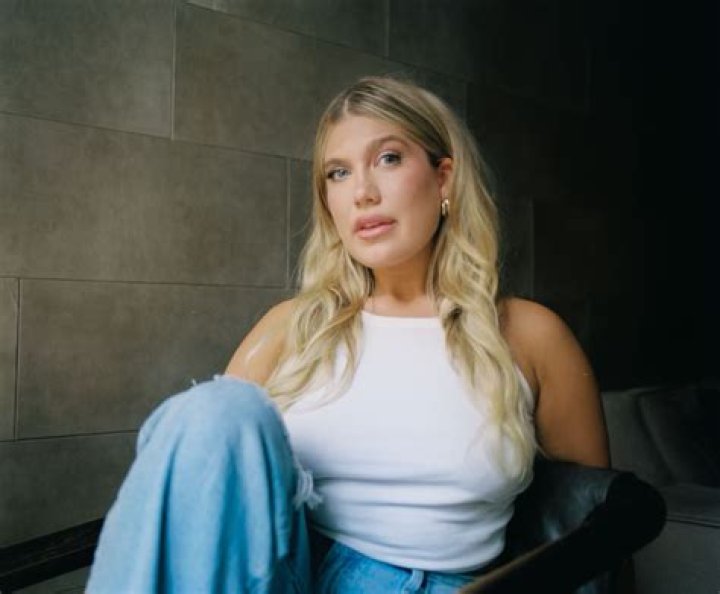 Robyn Delmonte Height, Weight, Net Worth, Age, Birthday, Wikipedia, Who, Instagram, Biography