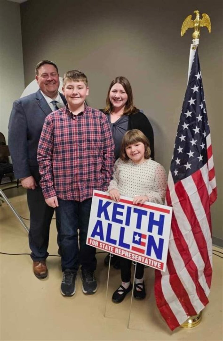 
Who are Keith Allens Parents? Keith Allen Biography, Parents Name, Nationality and More 