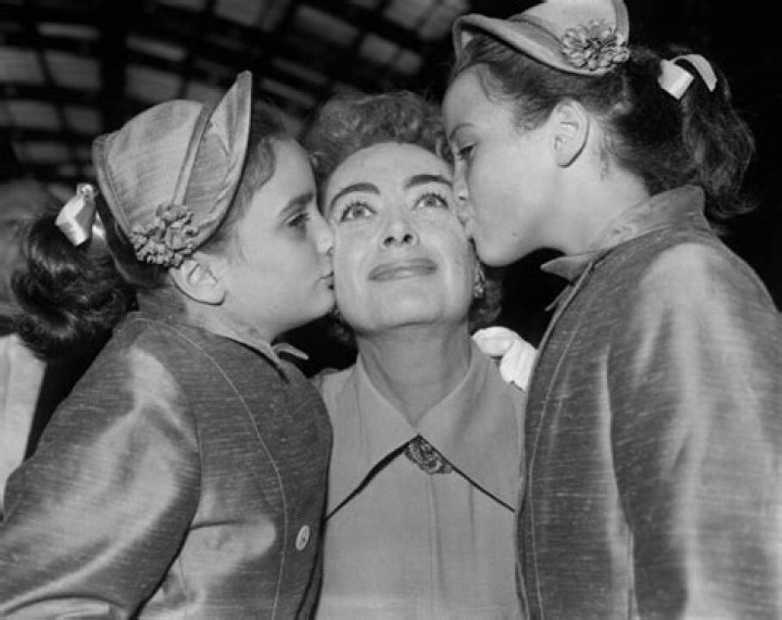
Who Was Joan Crawford? Vin Scully First Wife And Their Children Details, Where Is She Now? 